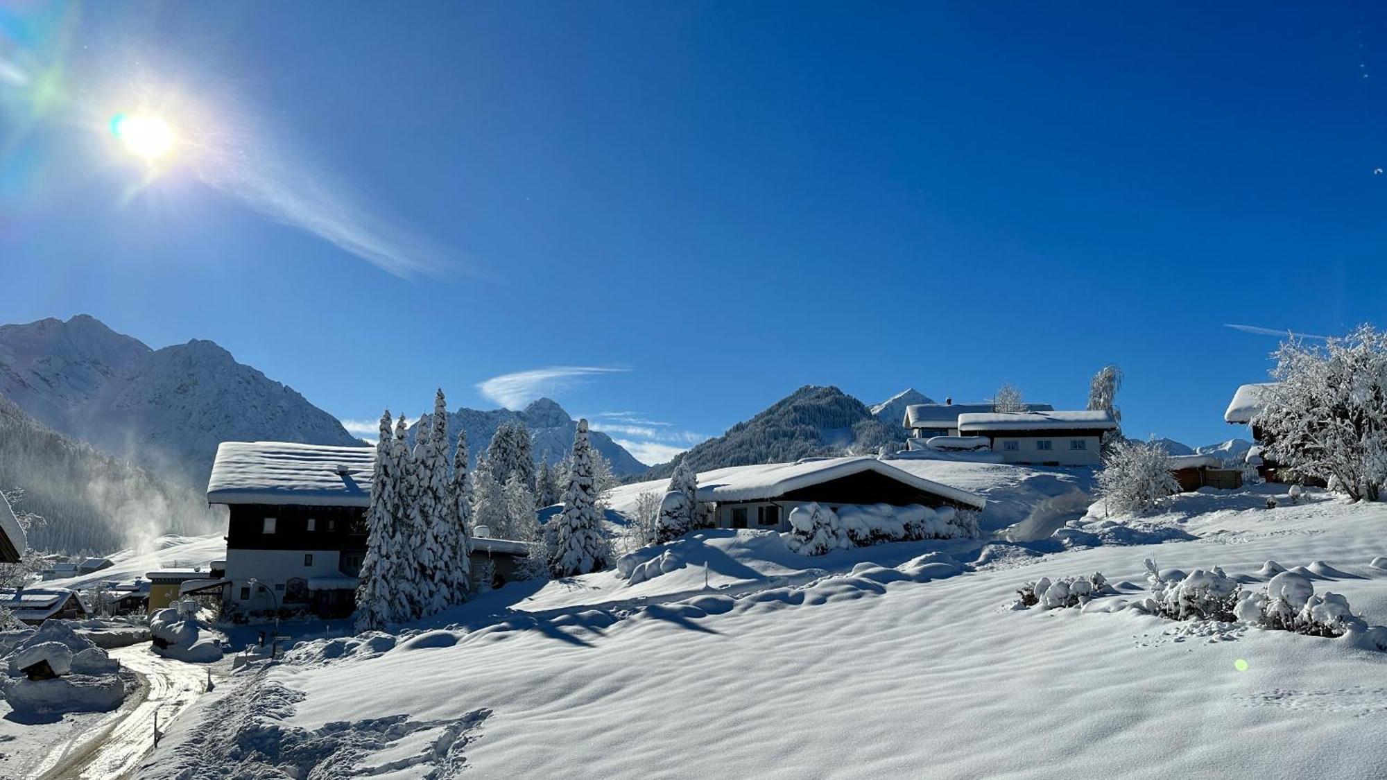 Alpen Lodge Riezlern Exteriör bild