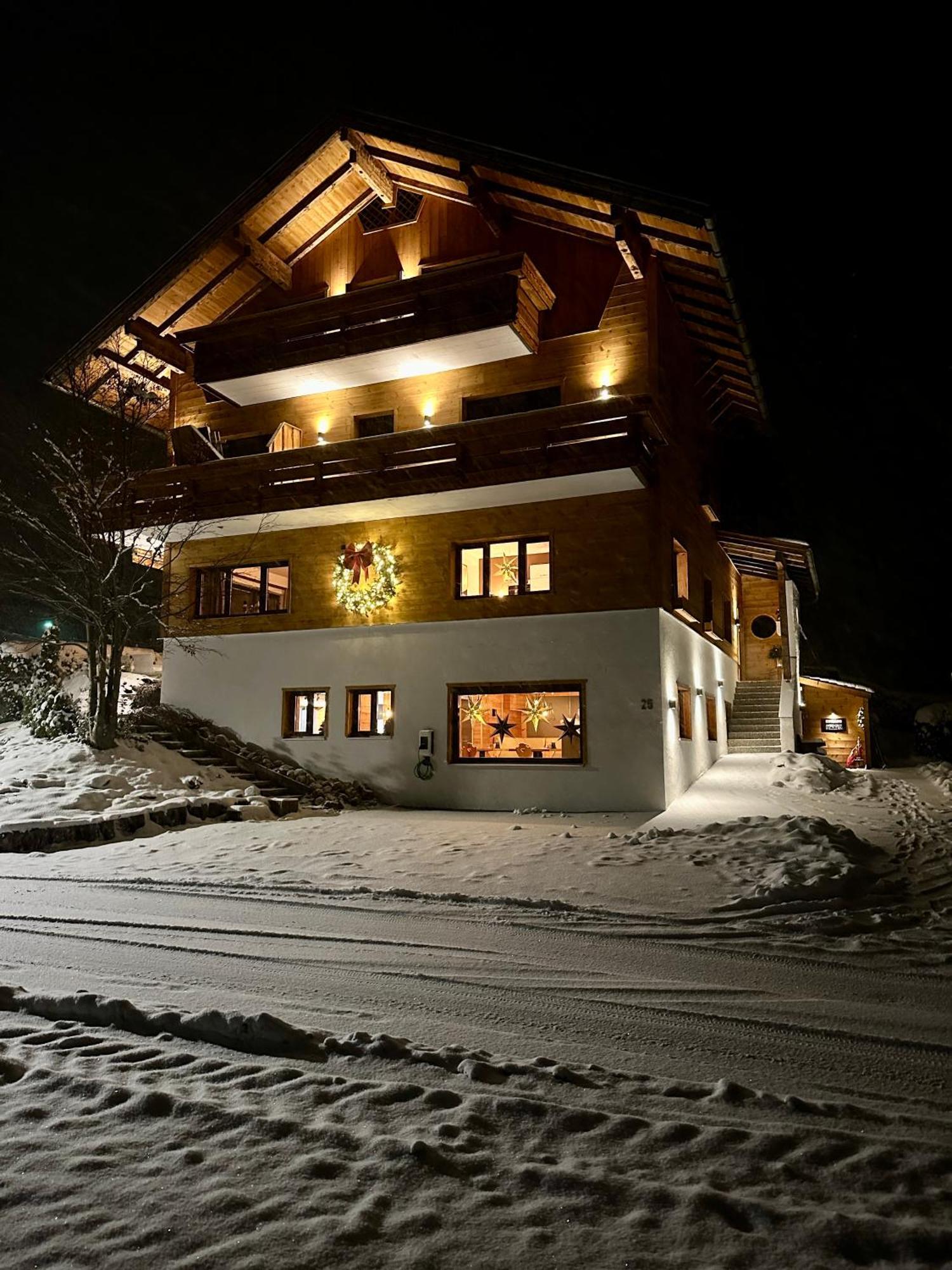 Alpen Lodge Riezlern Exteriör bild